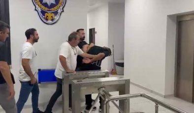 Cuma namazı çıkışı silahlı saldırı: 4 yaralı